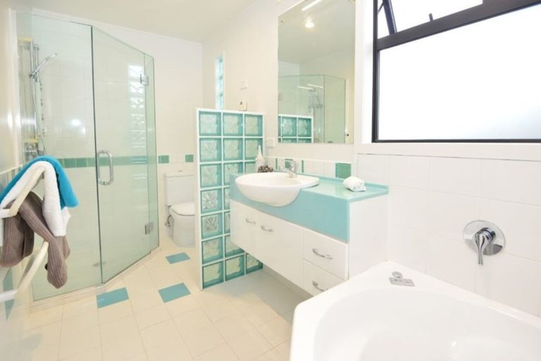 Photo of property in 33a Doment Crescent, Orewa, 0931