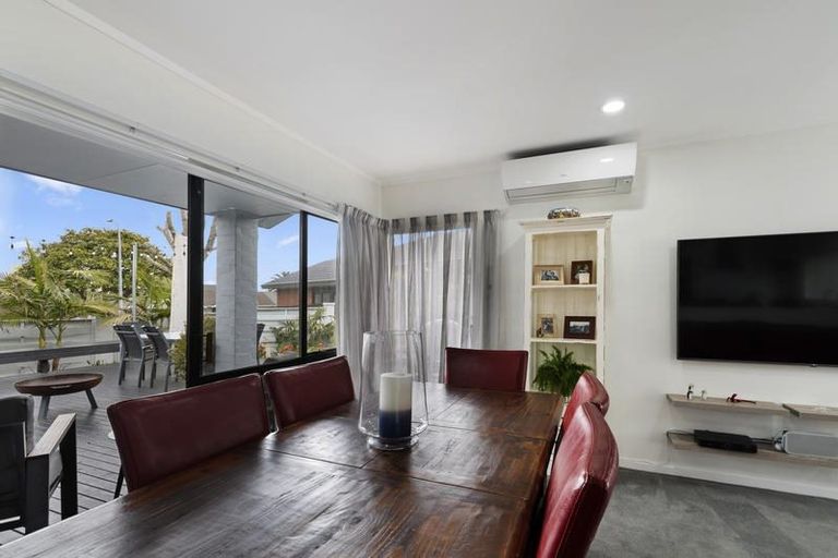 Photo of property in 62 Golfland Drive, Golflands, Auckland, 2013