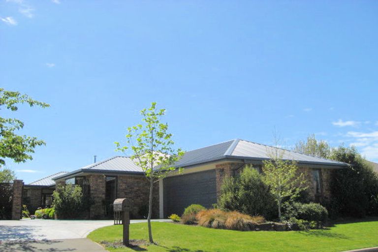 Photo of property in 16 Thornley Place, Woodend, 7610