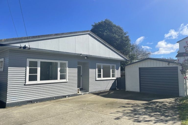 Photo of property in 104 Stokes Valley Road, Stokes Valley, Lower Hutt, 5019