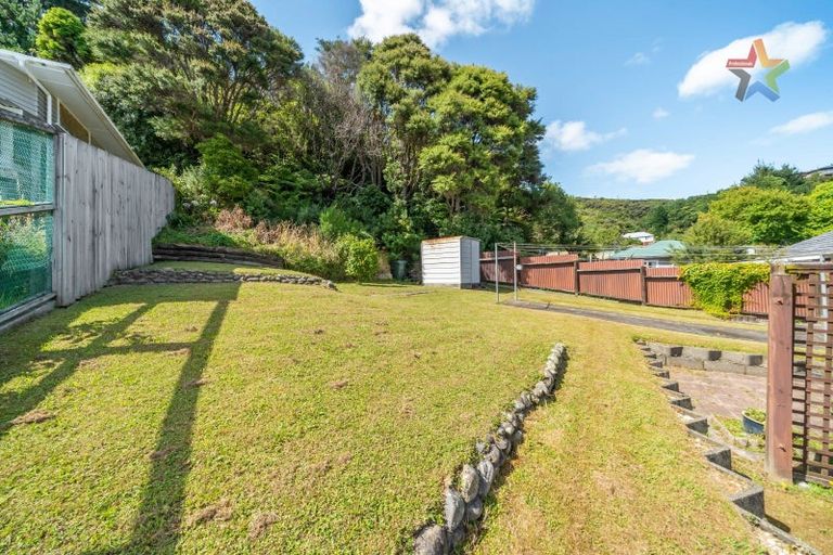 Photo of property in 72 Glen Road, Stokes Valley, Lower Hutt, 5019