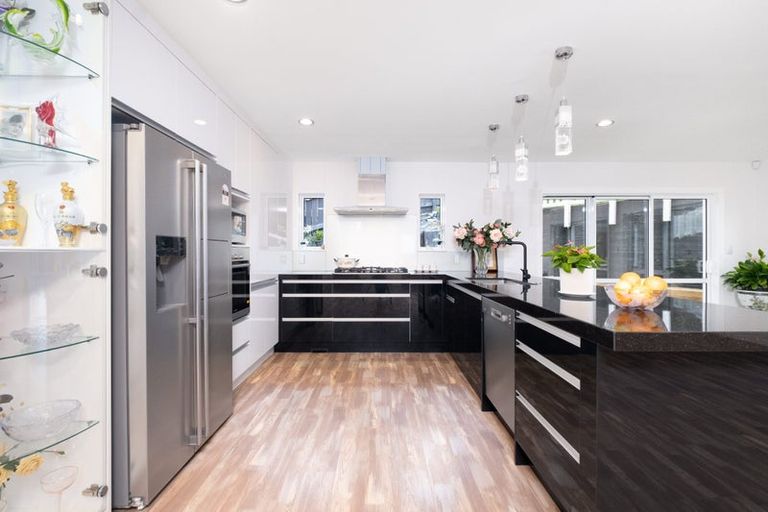 Photo of property in 108 Keri Vista Rise, Papakura, 2110