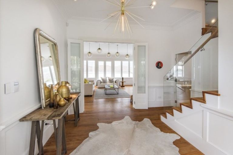 Photo of property in 8 St Aubyn Street, Devonport, Auckland, 0624