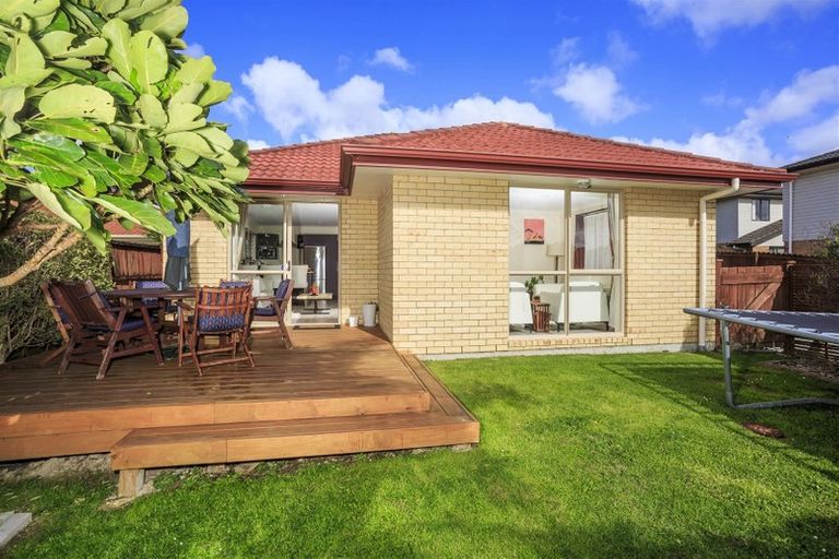 Photo of property in 5 Apsley Rise, Henderson, Auckland, 0612