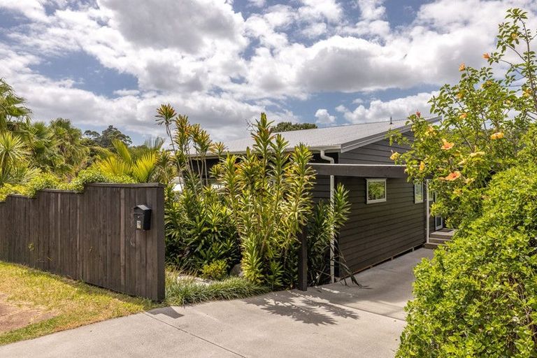 Photo of property in 19 Sea View Road, Ostend, Waiheke Island, 1081