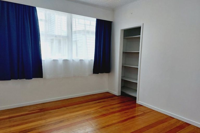 Photo of property in 50 Convair Crescent, Mangere, Auckland, 2022