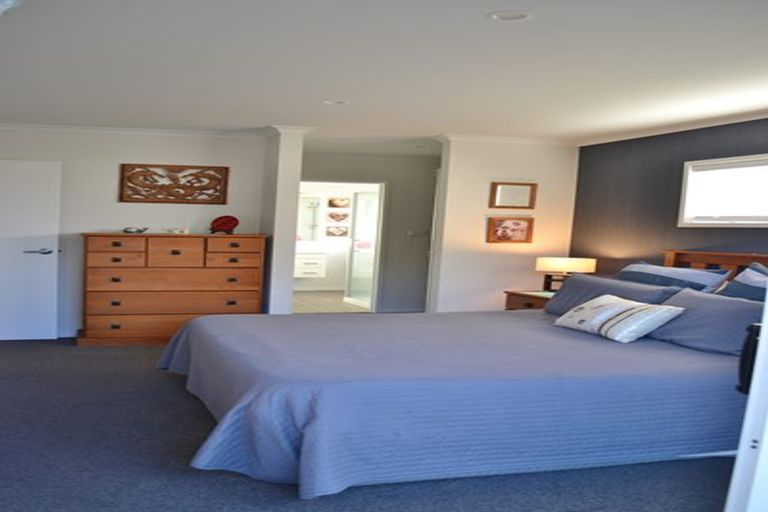 Photo of property in 22 Kamahi Crescent, Papamoa Beach, Papamoa, 3118