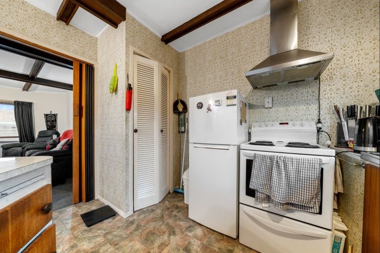 Photo of property in 5 Union Street, Merrilands, New Plymouth, 4312