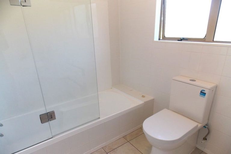 Photo of property in 102a Parkvale Road, Karori, Wellington, 6012