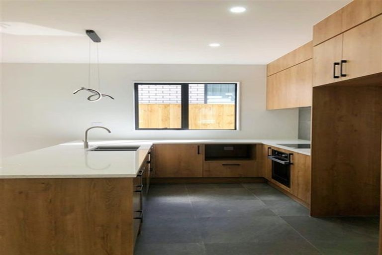 Photo of property in 8 Enchantment Lane, Karaka, Papakura, 2113