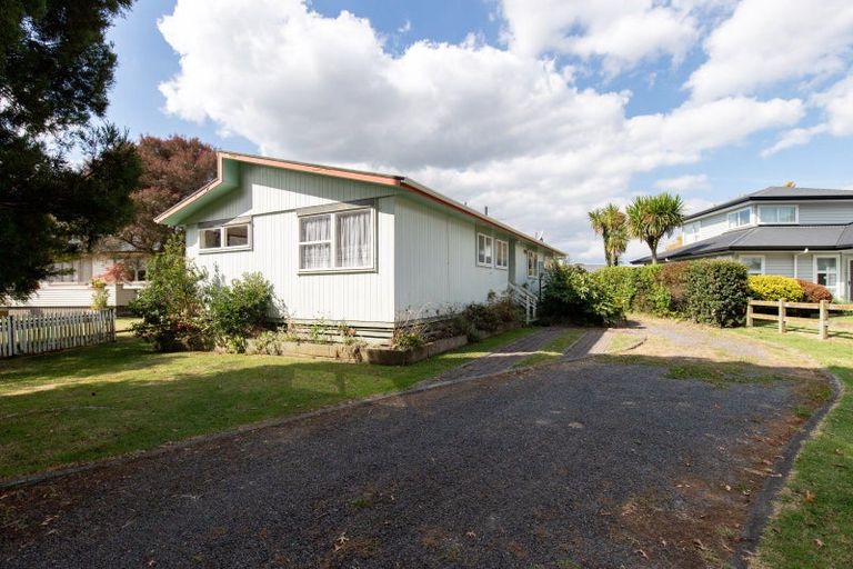 Photo of property in 36 Pipiroa Road, Ngatea, 3503