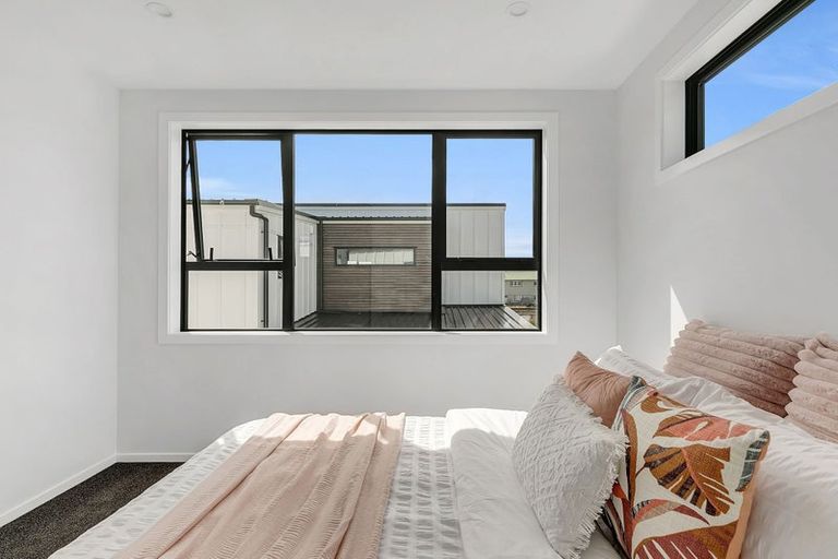 Photo of property in 95b Randwick Crescent, Moera, Lower Hutt, 5010