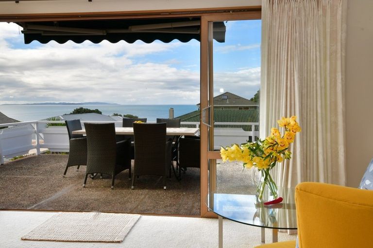 Photo of property in 9 Elgin Place, Red Beach, 0932