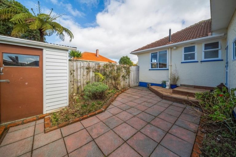 Photo of property in 4 Raleigh Street, Vogeltown, New Plymouth, 4310