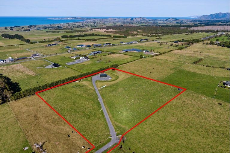 Photo of property in 235a Bay Paddock Road, Hapuku, Kaikoura, 7371