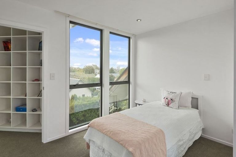 Photo of property in 3 Merivale Lane, Merivale, Christchurch, 8014