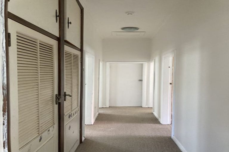 Photo of property in 96 Derwent Street, Island Bay, Wellington, 6023