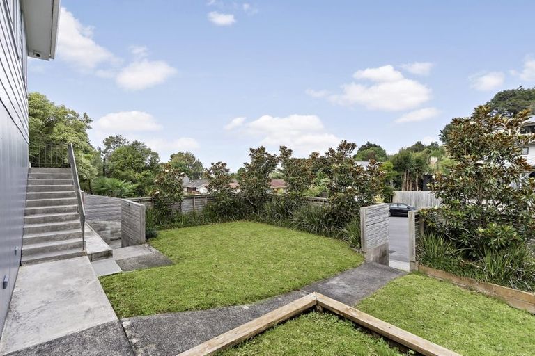 Photo of property in 35 Finn Place, Totara Vale, Auckland, 0629