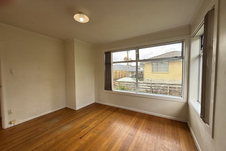 Photo of property in 12d Dawn Place, Te Atatu South, Auckland, 0610
