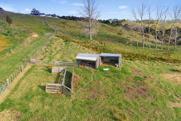 Photo of property in 63 Porter Road, Paparoa, 0571