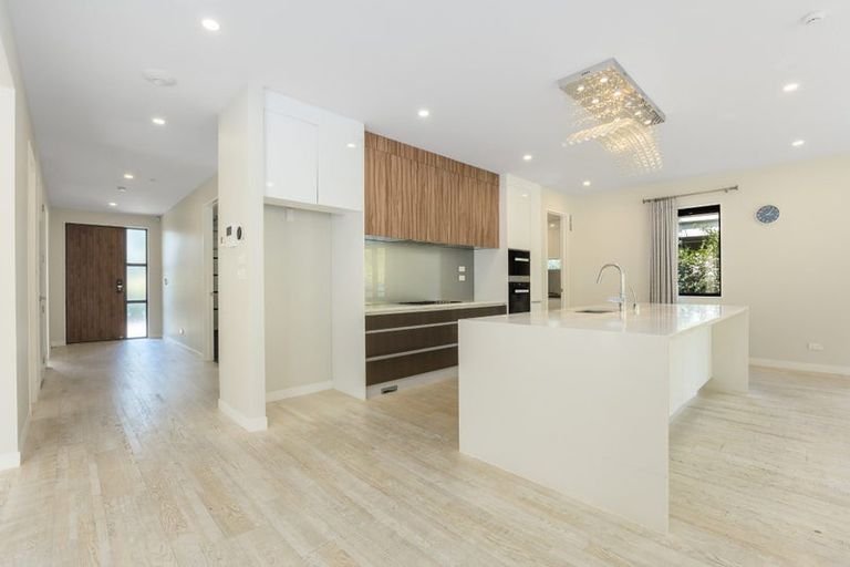 Photo of property in 42 Headland Drive, Long Bay, Auckland, 0630