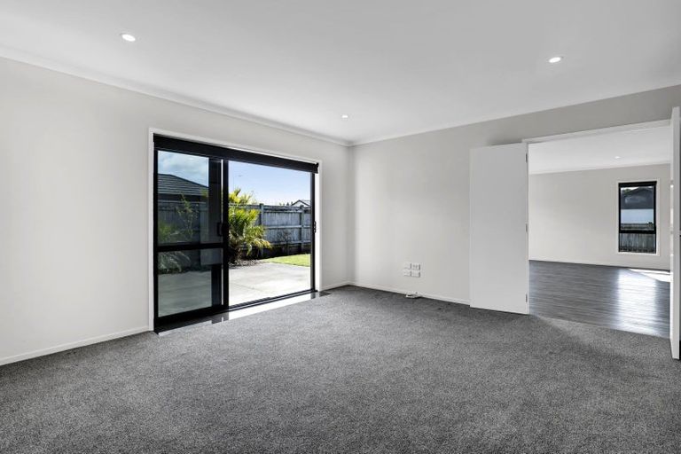 Photo of property in 16 Keene Drive, Bell Block, New Plymouth, 4312