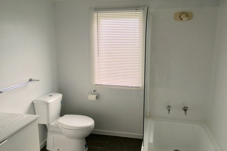 Photo of property in 1/27 Forest Hill Road, Henderson, Auckland, 0612