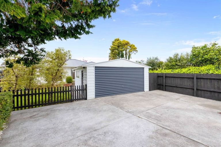 Photo of property in 671 Te Atatu Road, Te Atatu Peninsula, Auckland, 0610