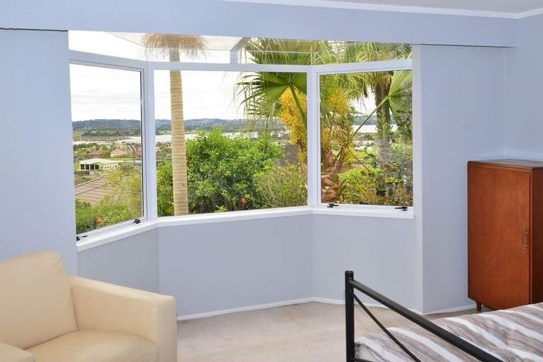 Photo of property in 82 Luckens Road, West Harbour, Auckland, 0618