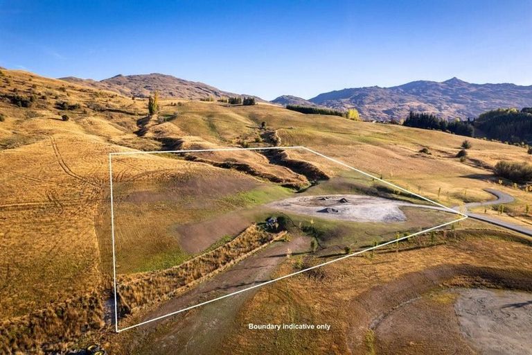 Photo of property in 37 Station Rise, Dalefield, Queenstown, 9371