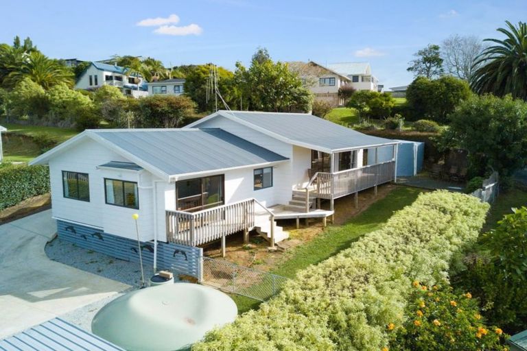 Photo of property in 37 Cable Bay Block Road, Cable Bay, 0420