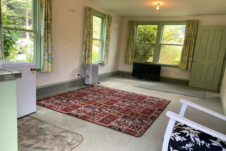 Photo of property in 10 Helvellyn Street, Woodside, Outram, 9073