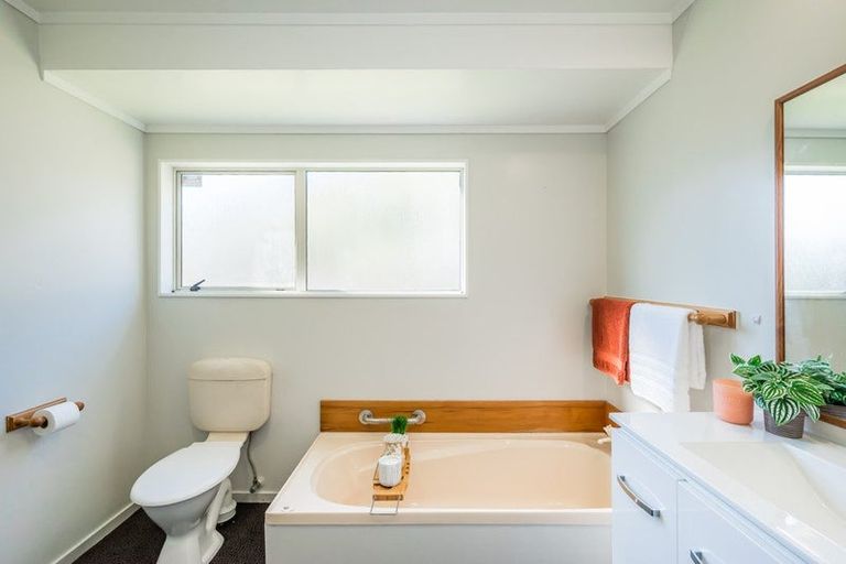 Photo of property in 7 Villa Grove, Paraparaumu, 5032