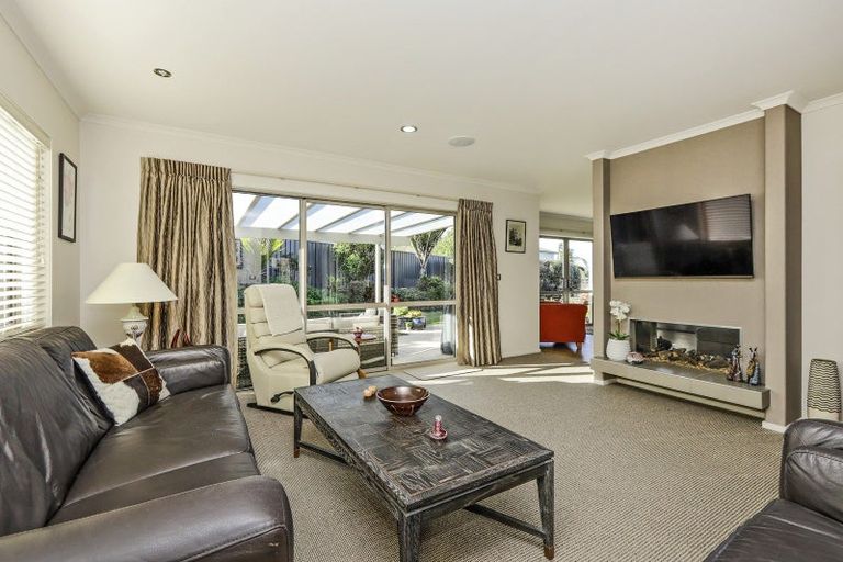 Photo of property in 3 Flers Place, Taradale, Napier, 4112