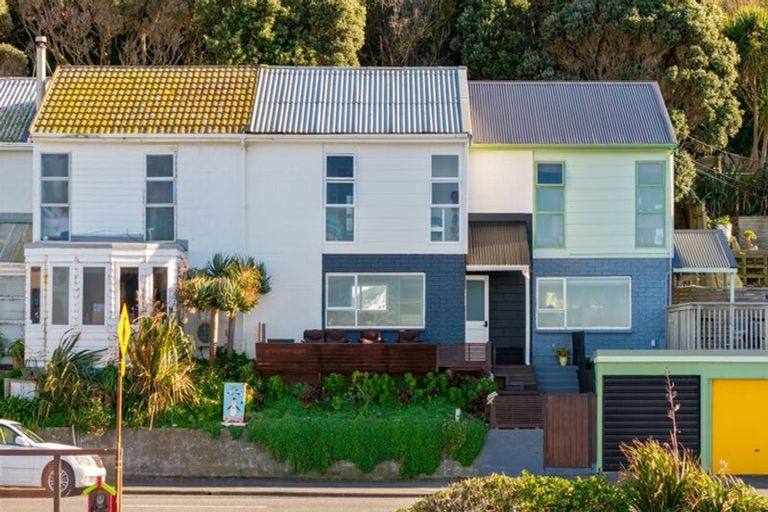 Photo of property in 2/104 Owhiro Bay Parade, Owhiro Bay, Wellington, 6023