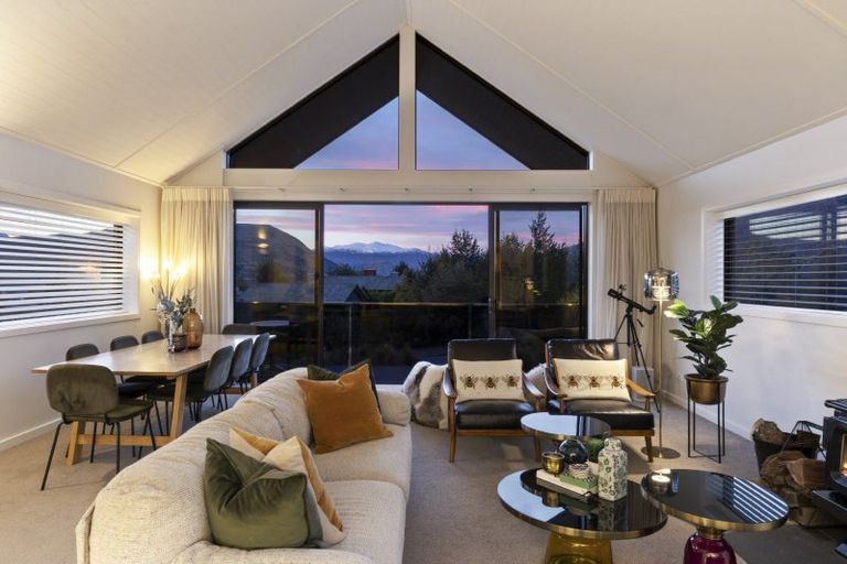 Photo of property in 37 Mcadam Drive, Jacks Point, Queenstown, 9371