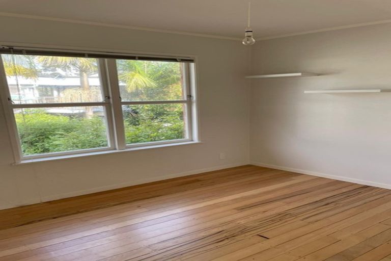 Photo of property in 4/20 Seaview Road, Castor Bay, Auckland, 0620