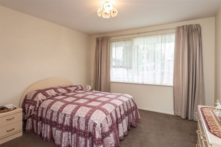 Photo of property in 11 Freebairn Street, Redwood, Christchurch, 8051