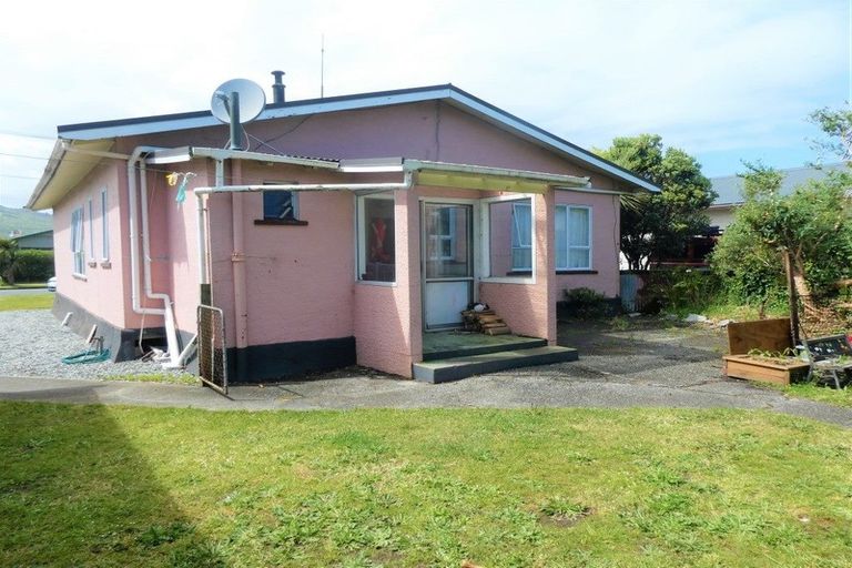 Photo of property in 22 Doyle Street, Blaketown, Greymouth, 7805