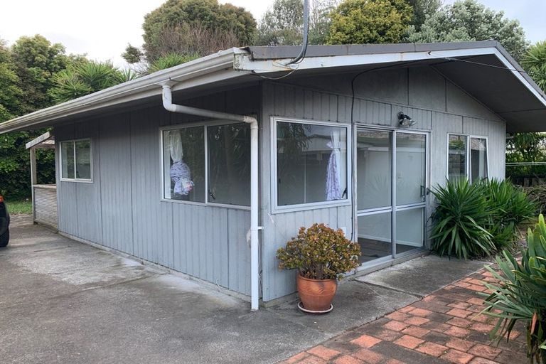 Photo of property in 2/8 Keeling Road, Henderson, Auckland, 0612