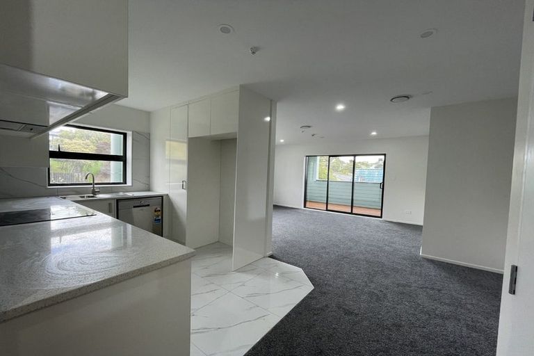 Photo of property in 152 Triangle Road, Massey, Auckland, 0614