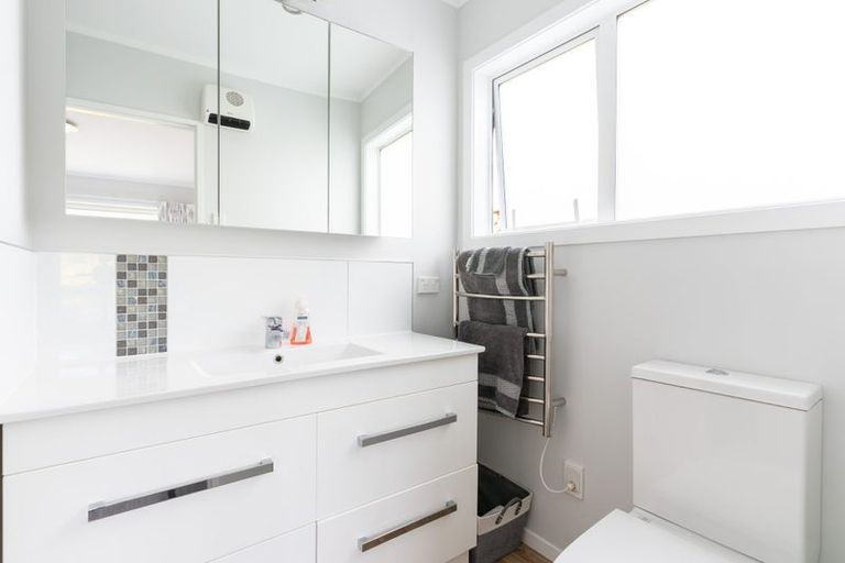 Photo of property in 18 Greyfriars Crescent, Tawa, Wellington, 5028