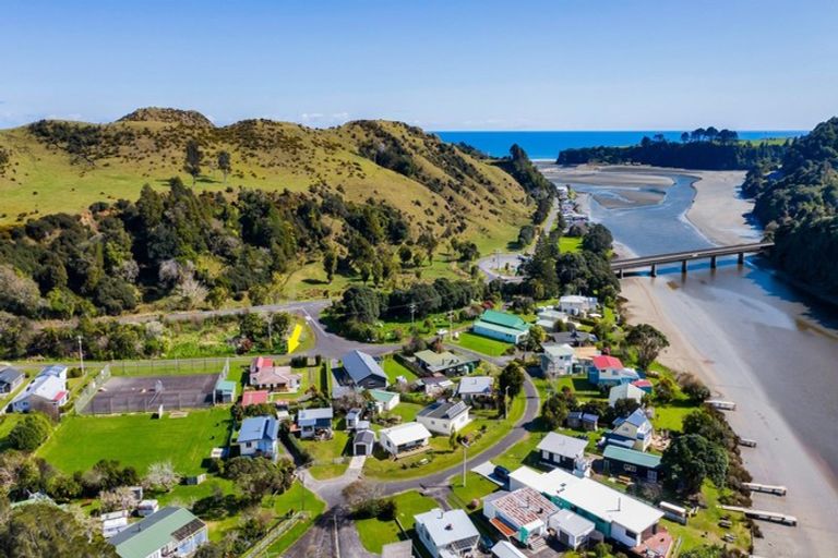 Photo of property in 17 Tongaporutu Road, Tongaporutu, Urenui, 4378