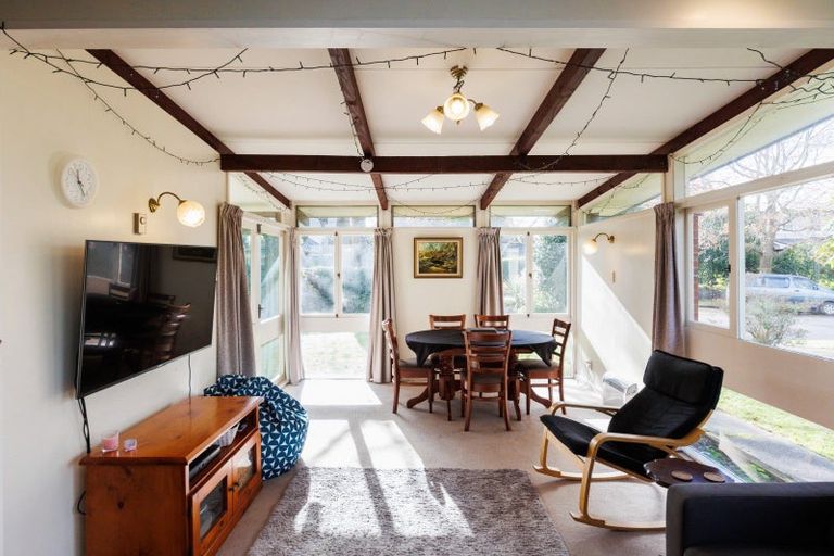 Photo of property in 37 Montgomery Terrace, Hokowhitu, Palmerston North, 4410