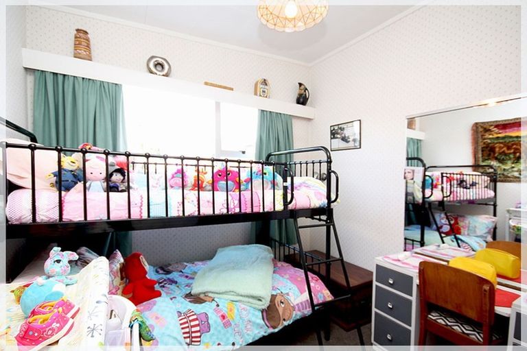 Photo of property in 99 Botanical Road, Takaro, Palmerston North, 4412