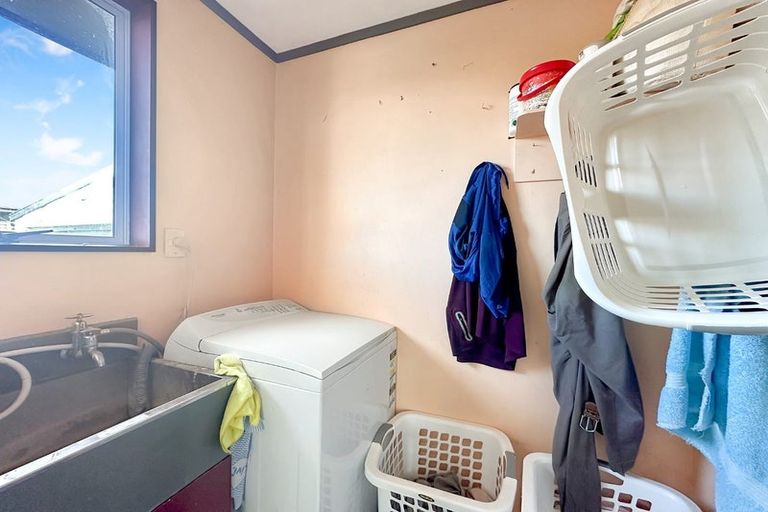 Photo of property in 33 Raupo Street, Castlecliff, Whanganui, 4501