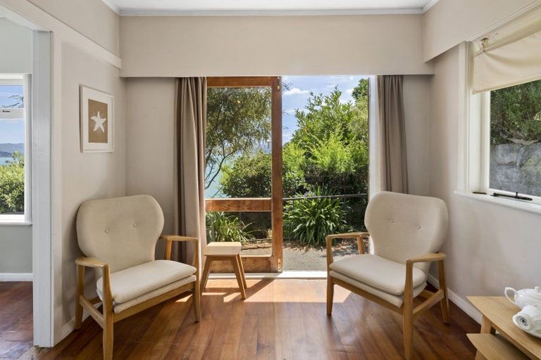 Photo of property in 39 Ferry Road, Days Bay, Lower Hutt, 5013
