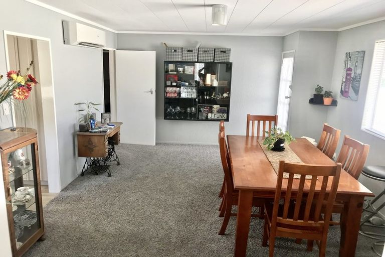 Photo of property in 2/71 Gemstone Drive, Birchville, Upper Hutt, 5018