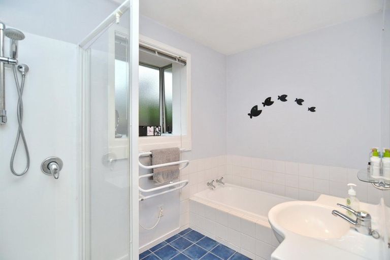 Photo of property in 50 Solomon Avenue, Redwood, Christchurch, 8051