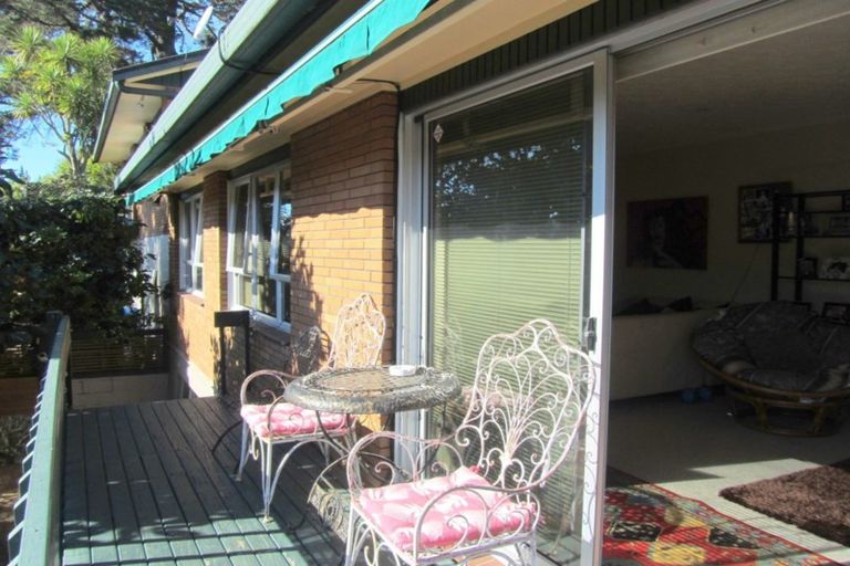 Photo of property in 1/36 Saddleback Rise, Murrays Bay, Auckland, 0630